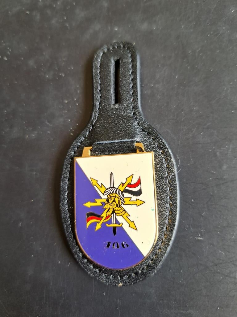 Borstzakhanger 106  verbindingdienst embleem, Ophalen of Verzenden, Landmacht, Nederland, Embleem of Badge