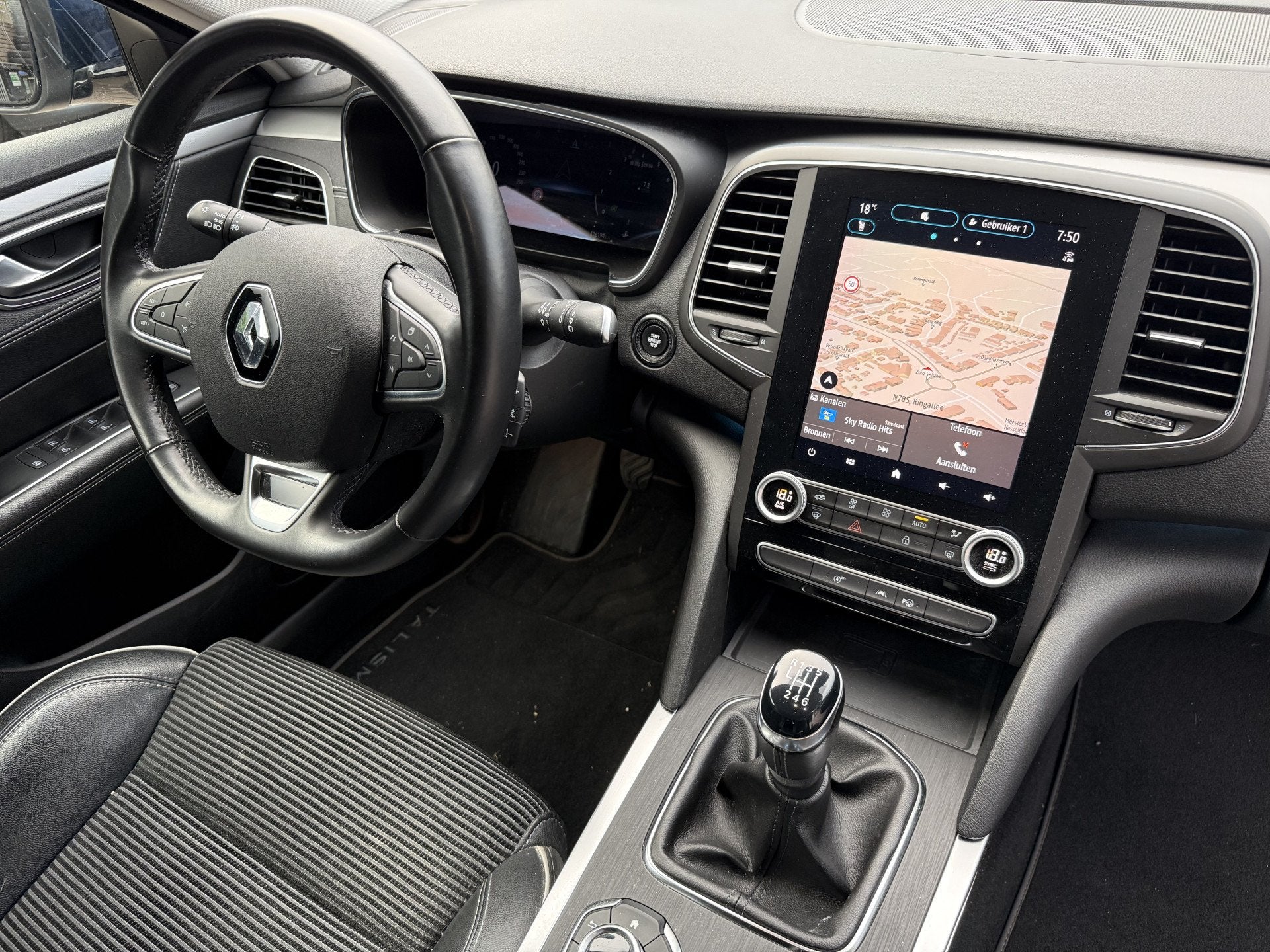 Renault Talisman Estate 140pk TCe Intens, Pack 4-Control | M, Auto's, Dealer onderhouden, Gebruikt, 4 cilinders, Parkeersensor