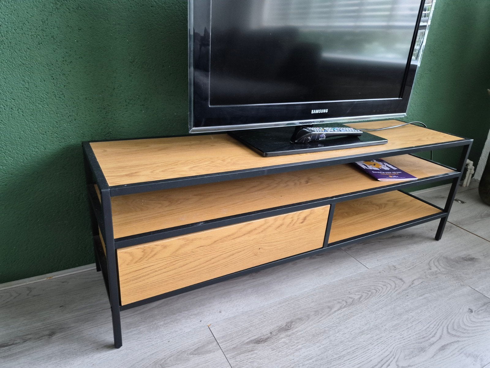 Modern TV-meubel met lades - Hout en Metaal, 100 tot 150 cm, Zo goed als nieuw, Modern industrieel, Minder dan 100 cm