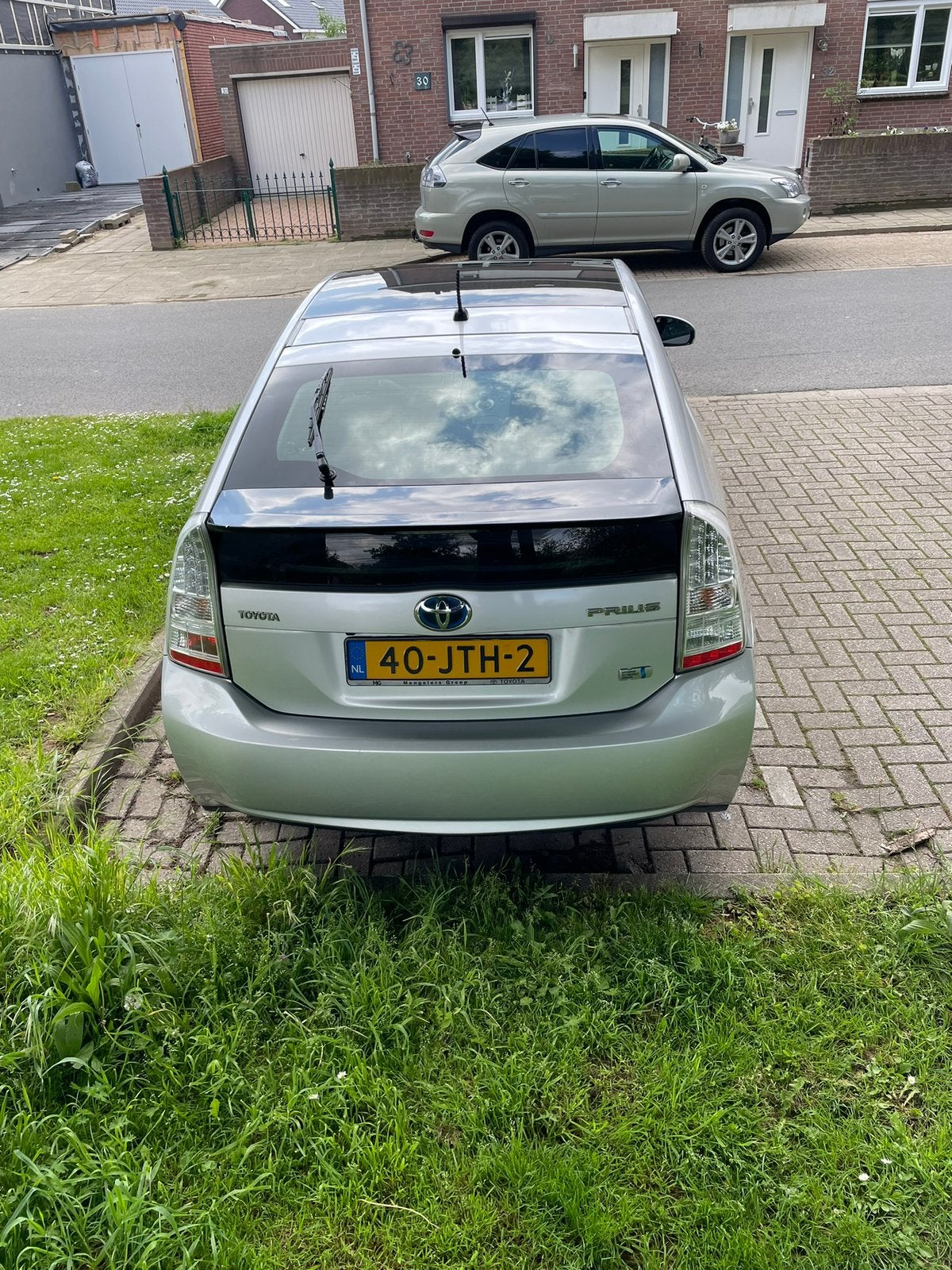 Toyota Prius 1.8 Full Hybrid 136PK Aut 2009 Grijs, 1345 kg, 4 cilinders, Origineel Nederlands, 26 km/l