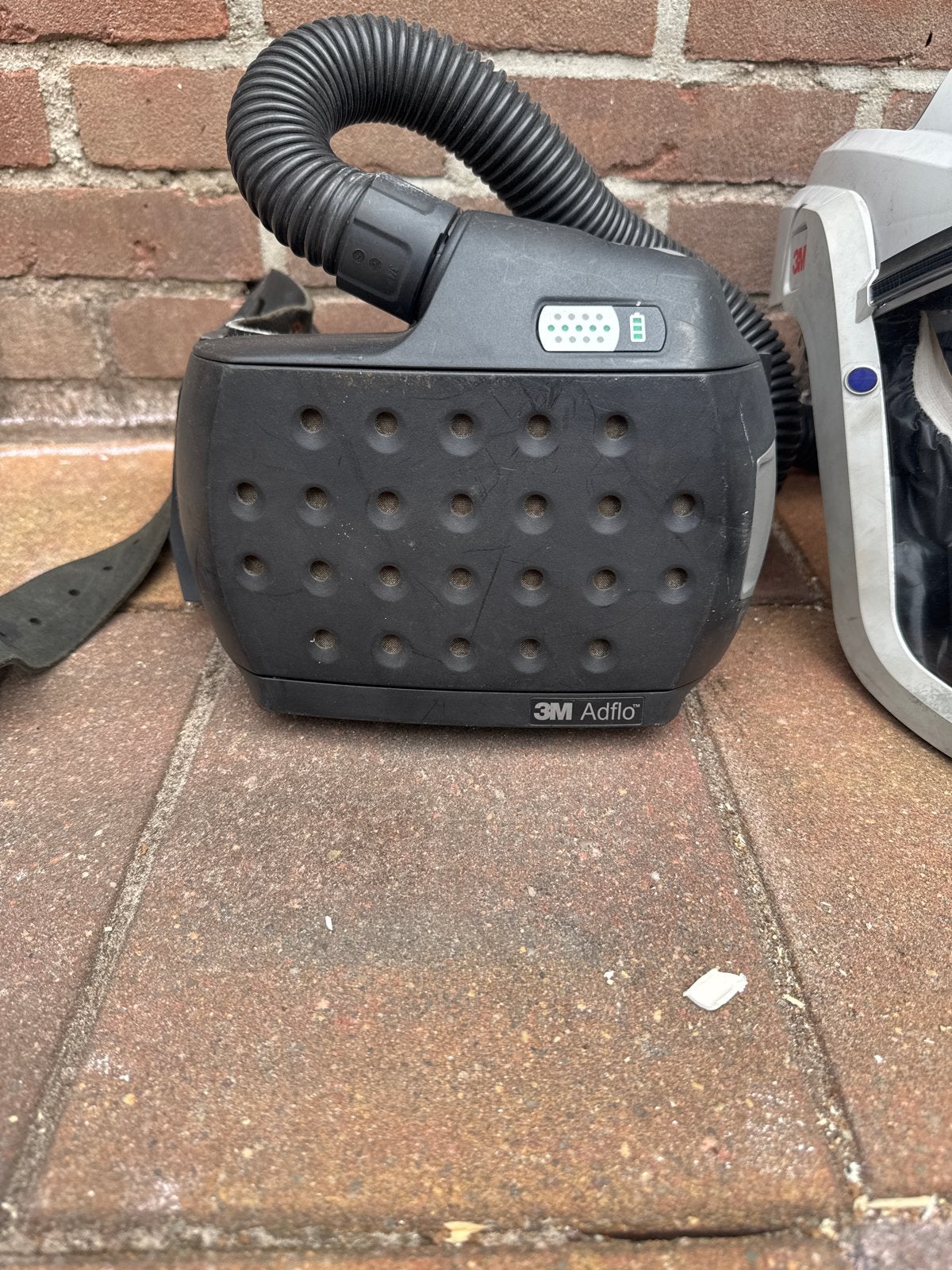 3M Adflo M-107 (M-100) Aangedreven Ademhalingssysteem, Ophalen of Verzenden, Gebruikt, Volgelaatsmaskers