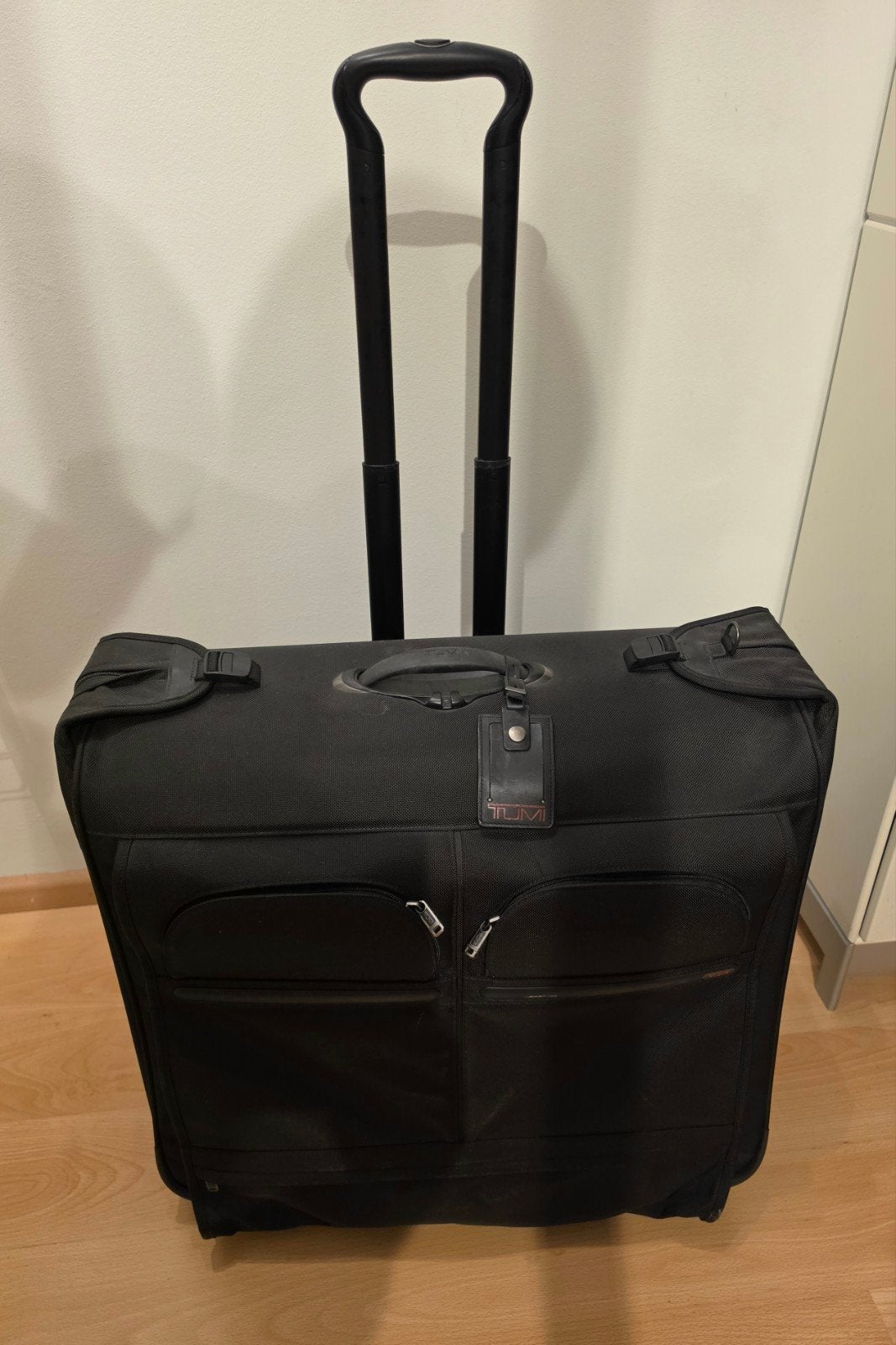 Tumi Alpha Garment Bag, Ophalen, Uitschuifbare handgreep, 30 cm of meer, Zwart