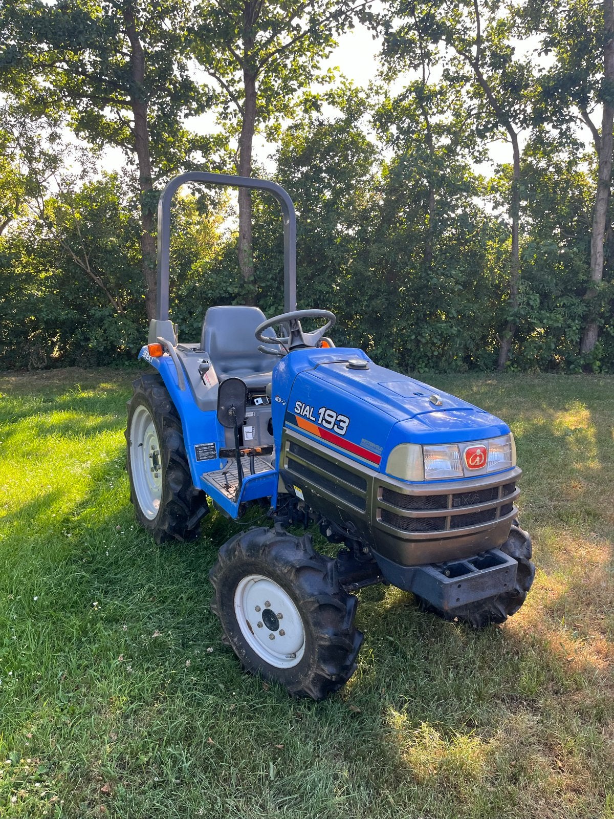 Iseki Sial 193 Compact Tractor + Werktuigen, Zakelijke goederen, Agrarisch | Tractoren, Gebruikt, Tot 2500, Tot 80 Pk, Ophalen