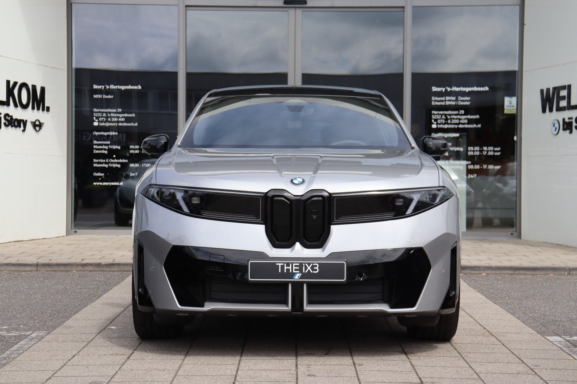 BMW iX3 50 xDrive M Sport / Panoramadak / Trekhaak / Multifu, Auto's, Automaat, Dealer onderhouden, Automatische klimaatregeling