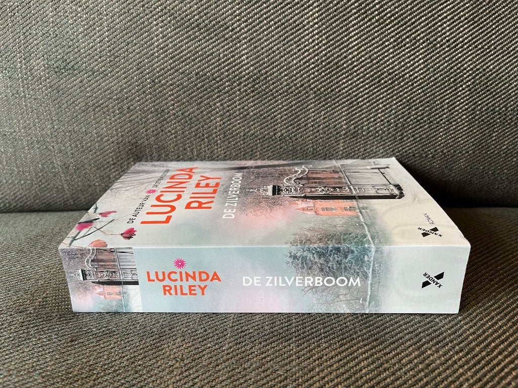 Lucinda Riley - De zilverboom. (2020), Ophalen of Verzenden, Zo goed als nieuw, Lucinda Riley