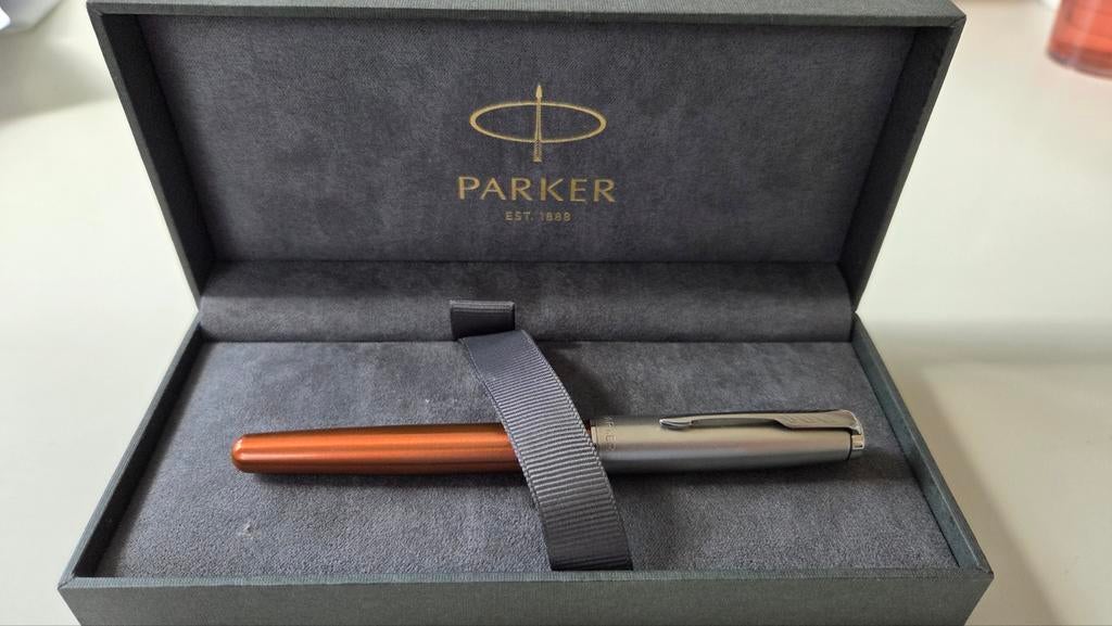 Parker Sonnet CT steel sandblast orange vulpen. Nieuw, Verzamelen, Pennenverzamelingen, Ophalen of Verzenden, Nieuw, Vulpen, Parker