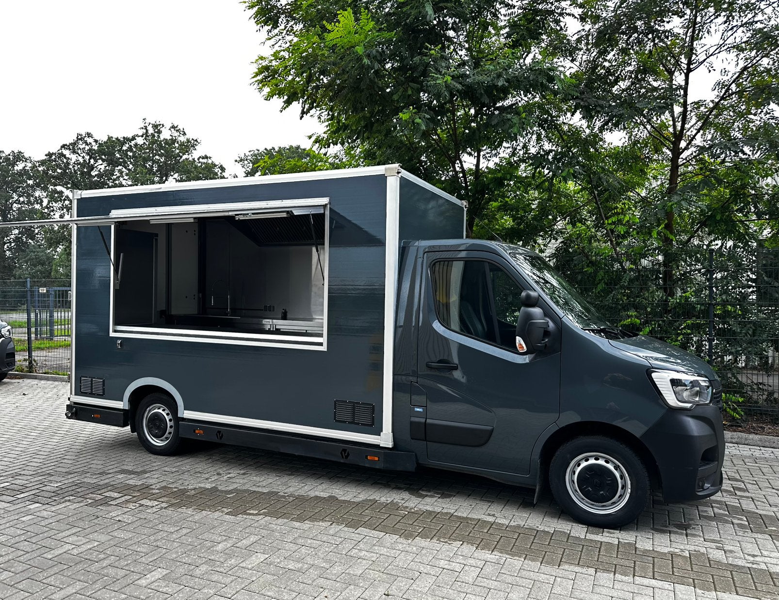 Complete foodtruck met 3 friteuses - klaar voor gebruik, Ophalen