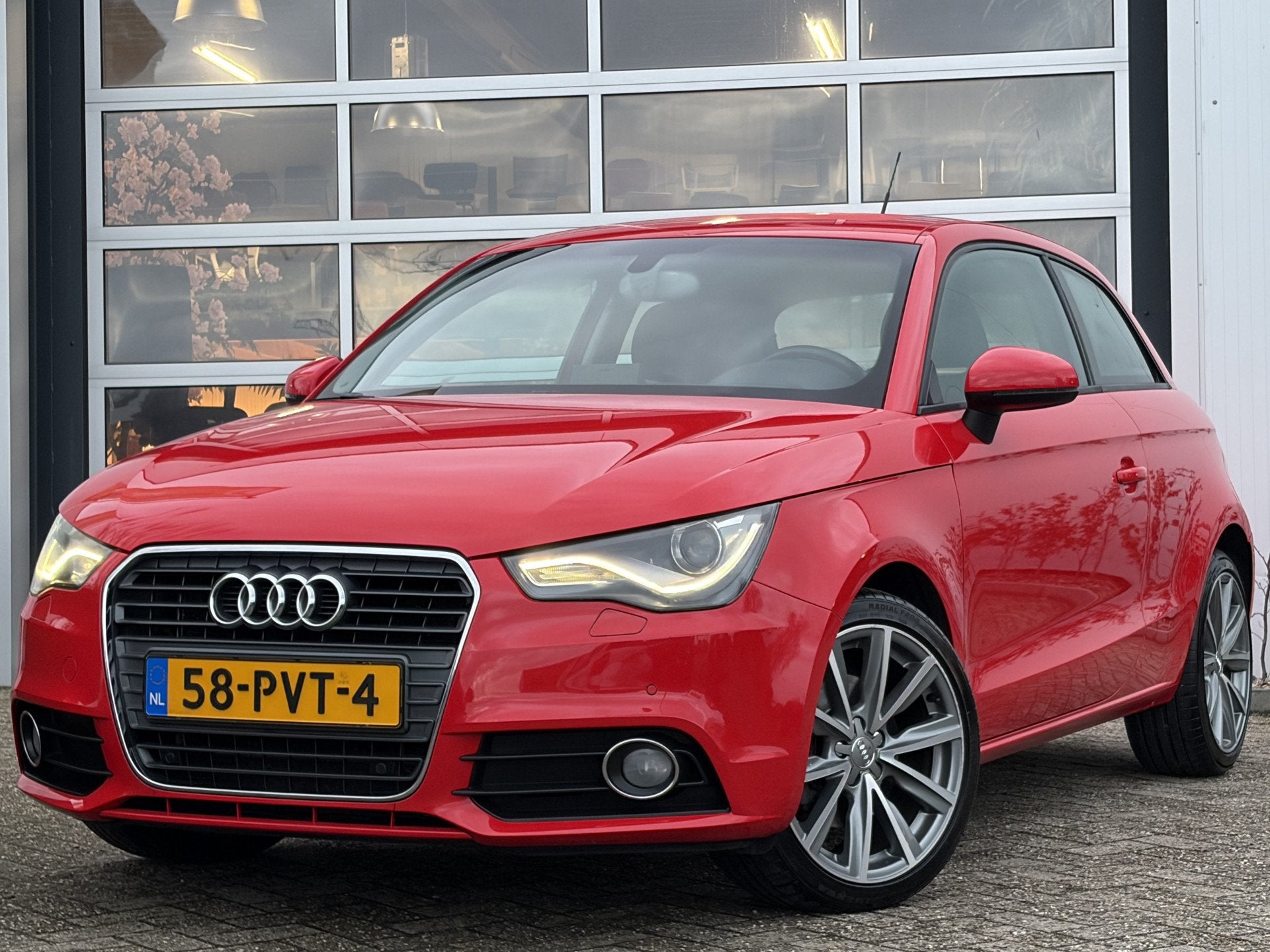 Audi A1 1.4 TFSI Ambition Pro Line Business 122pk | Automaat, Auto's, Euro 5, Stof, 4 cilinders, 4 stoelen