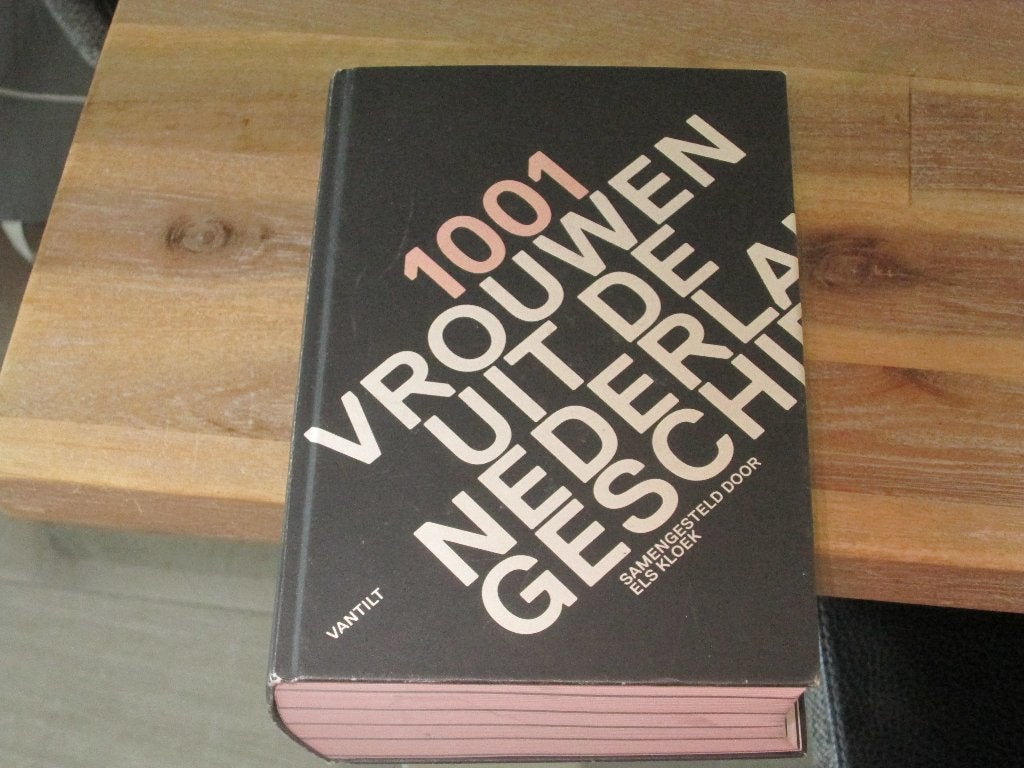 1001 vrouwen uit de Nederlandse geschiedenis Els Kloek, Ophalen of Verzenden, Zo goed als nieuw