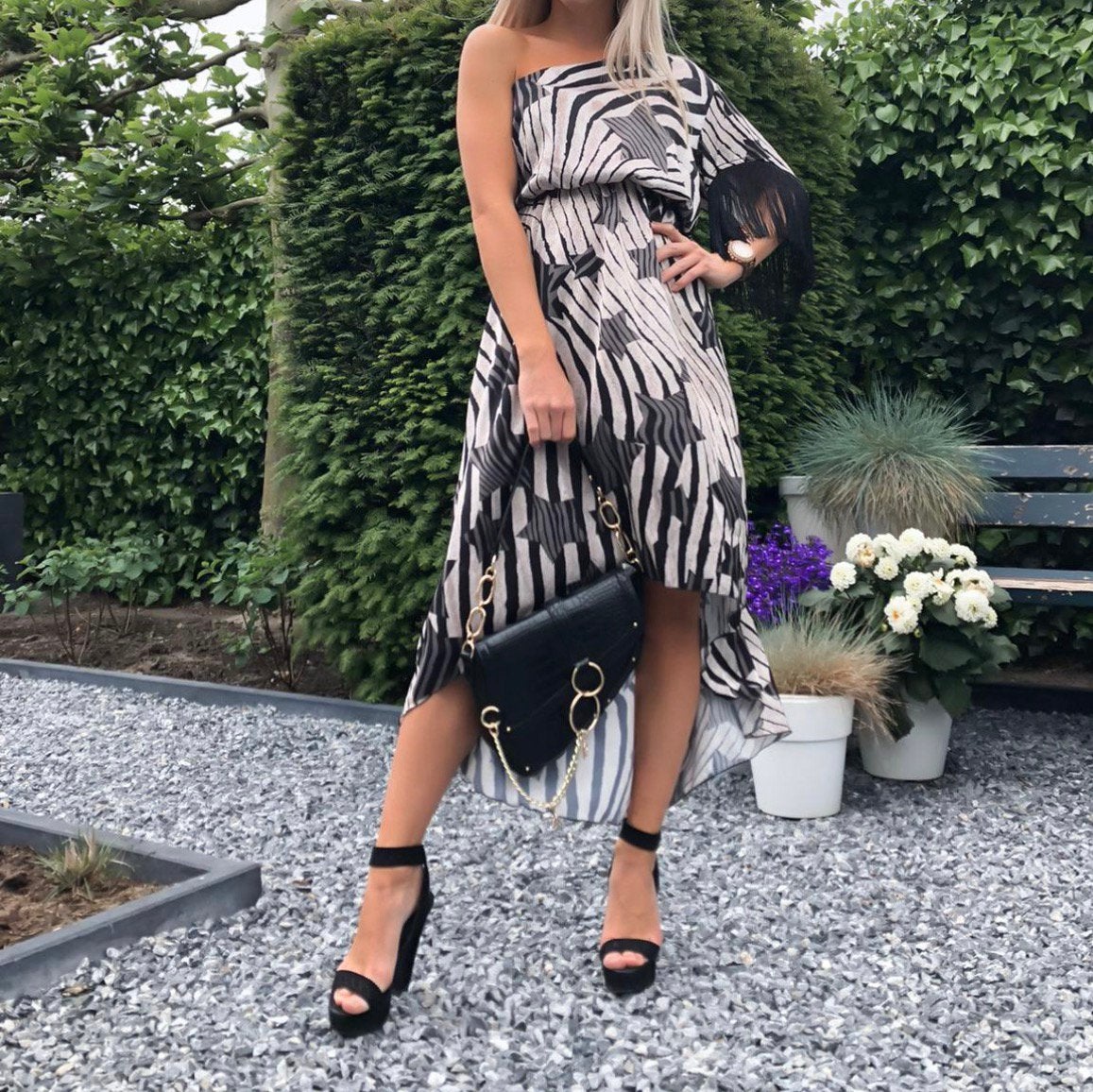 RELISH one shoulder jurk XS en M, Kleding | Dames, Jurken, Italie, -, Verzenden, Nieuw