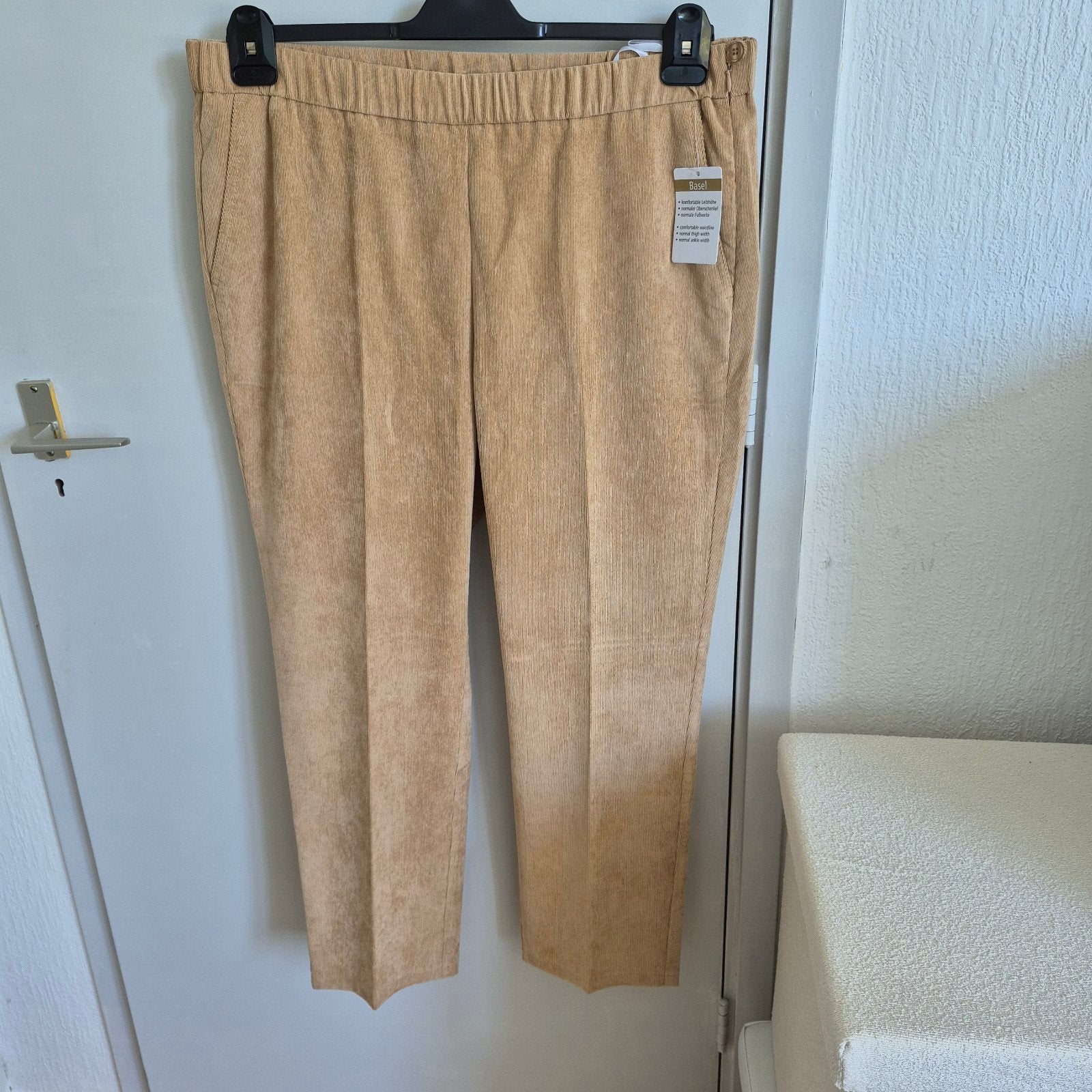 BASEL dames beige broek maat 46, nieuw, Maat 46/48 (XL) of groter, Nieuw, Ophalen of Verzenden, Basel