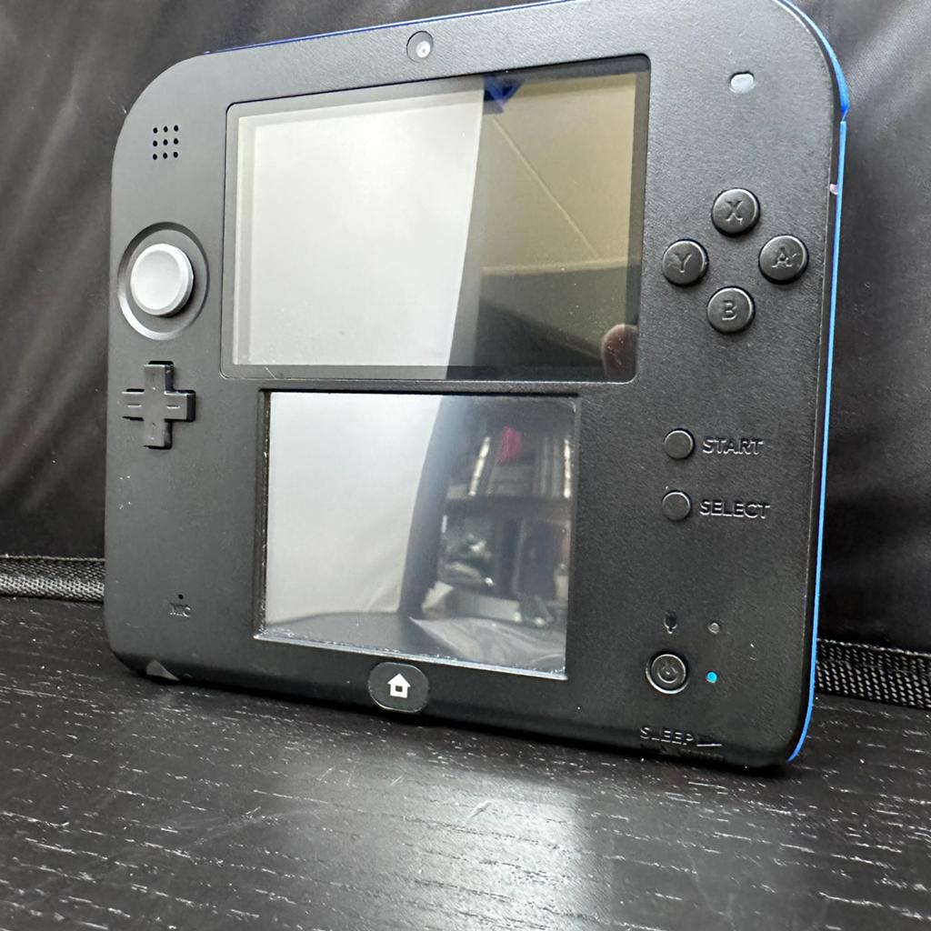 Nintendo 2DS Blauw/Zwart Werkend + Oplader, 2DS, Ophalen of Verzenden, Zo goed als nieuw, H