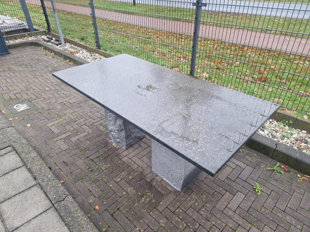 Tuintafel Natuursteen blad en poten, Tuin en Terras, Tuinsets en Loungesets, Ophalen, Zo goed als nieuw, Overige materialen