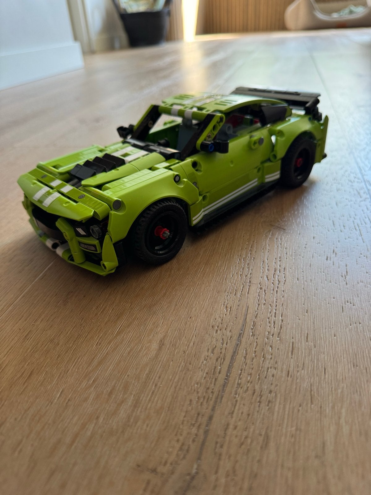 Foto 8 van LEGO Technic Ford Mustang Shelby GT500 (42138)