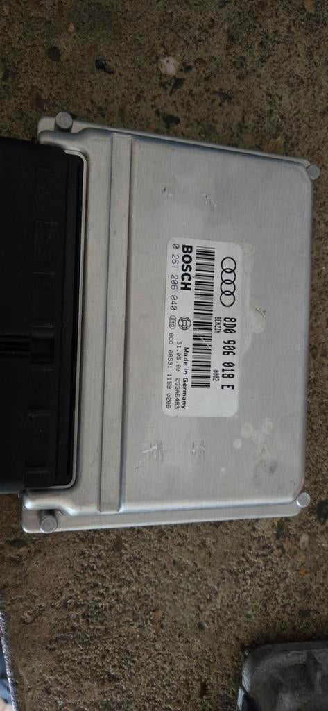 ECU Motorregelapparaat Bosch 0261206040 Audi 8D0906018E, Ophalen of Verzenden, Gebruikt, Audi