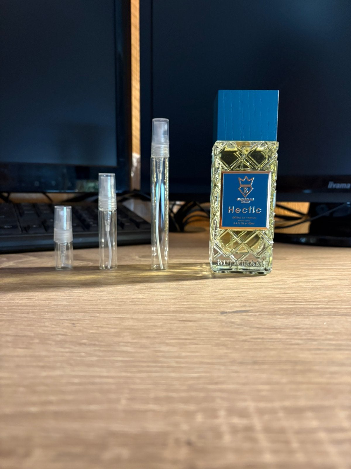 Bujairami Hectic samples, Sieraden, Tassen en Uiterlijk, Uiterlijk | Parfum, Ophalen of Verzenden, Zo goed als nieuw