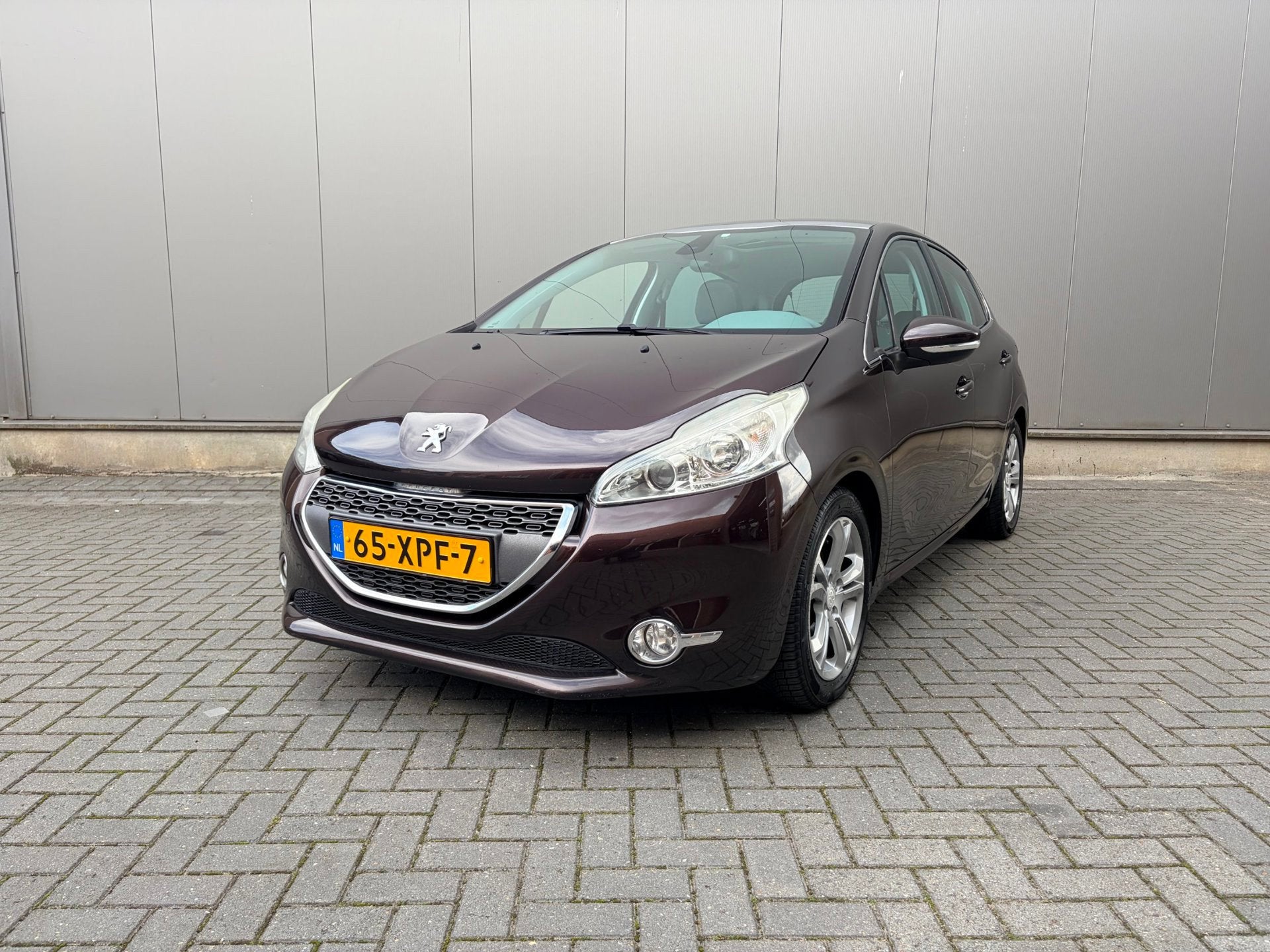 Peugeot 208 1.6 VTi Allure, Auto's, Voorwielaandrijving, Euro 5, Stof, Gebruikt