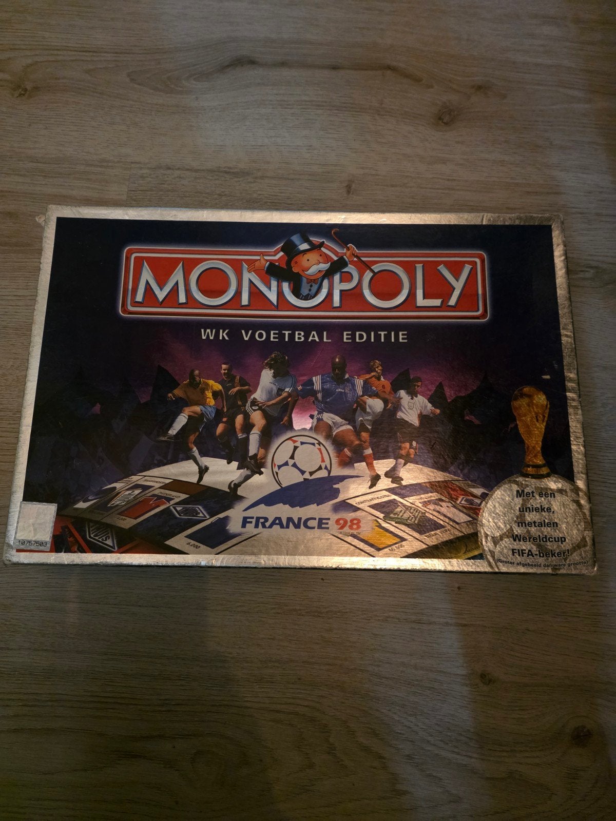 monopoly limited edition voetbal, Hobby en Vrije tijd, Vijf spelers of meer, Ophalen of Verzenden, Zo goed als nieuw, Monopoly