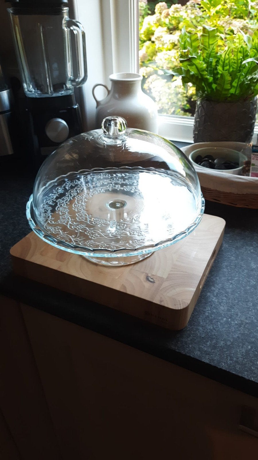 Taartplateau met stolp (29cm breed!), zgan!, Ophalen of Verzenden, Zo goed als nieuw