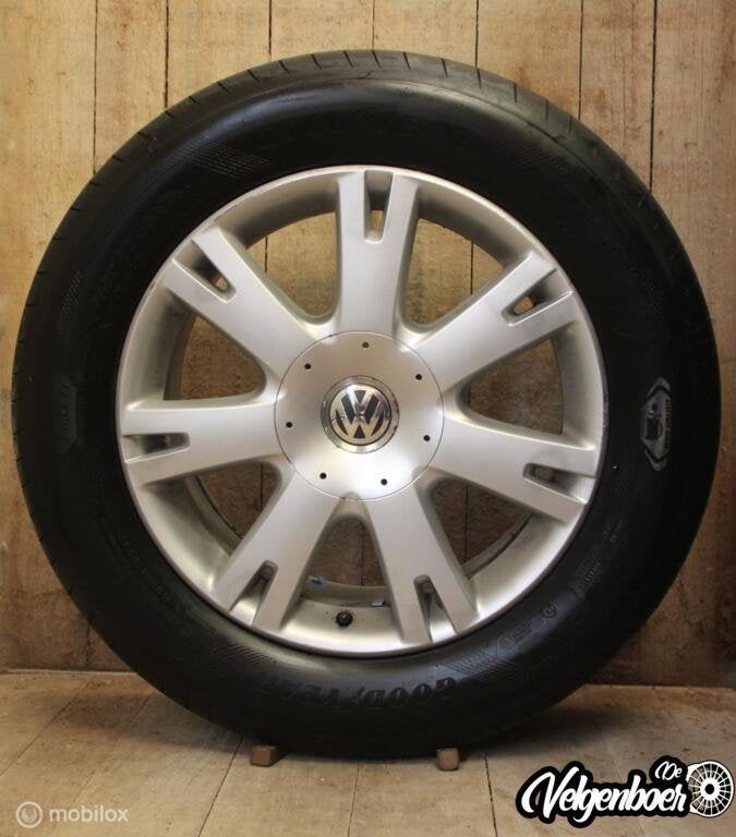 Volkswagen Touareg velgen + ZGAN Goodyear zomerbanden!, Auto-onderdelen, 18 inch, Gebruikt, 255 mm, Banden en Velgen