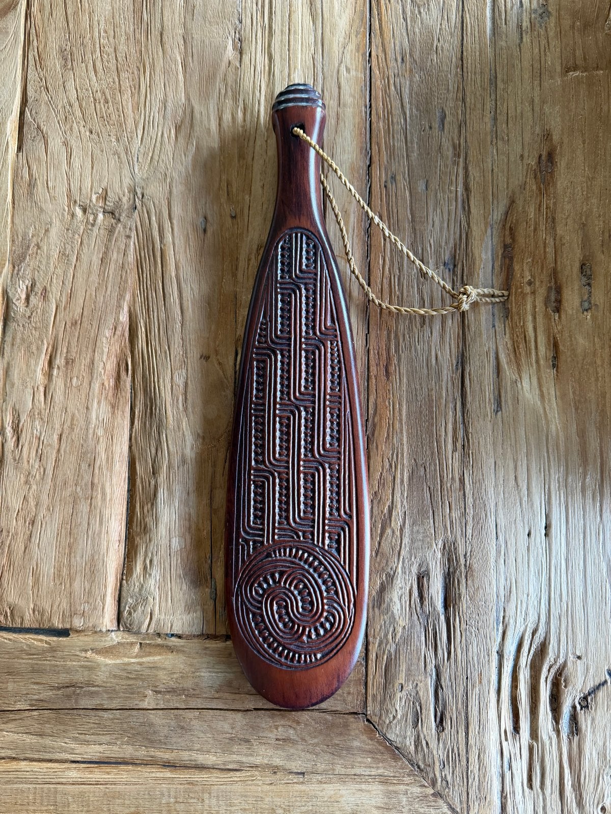Authentiek Maori slagwapen uit Nieuw-Zeeland, circa 1950, Antiek en Kunst, Hout, Bruin, 39 cm, Handgemaakt
