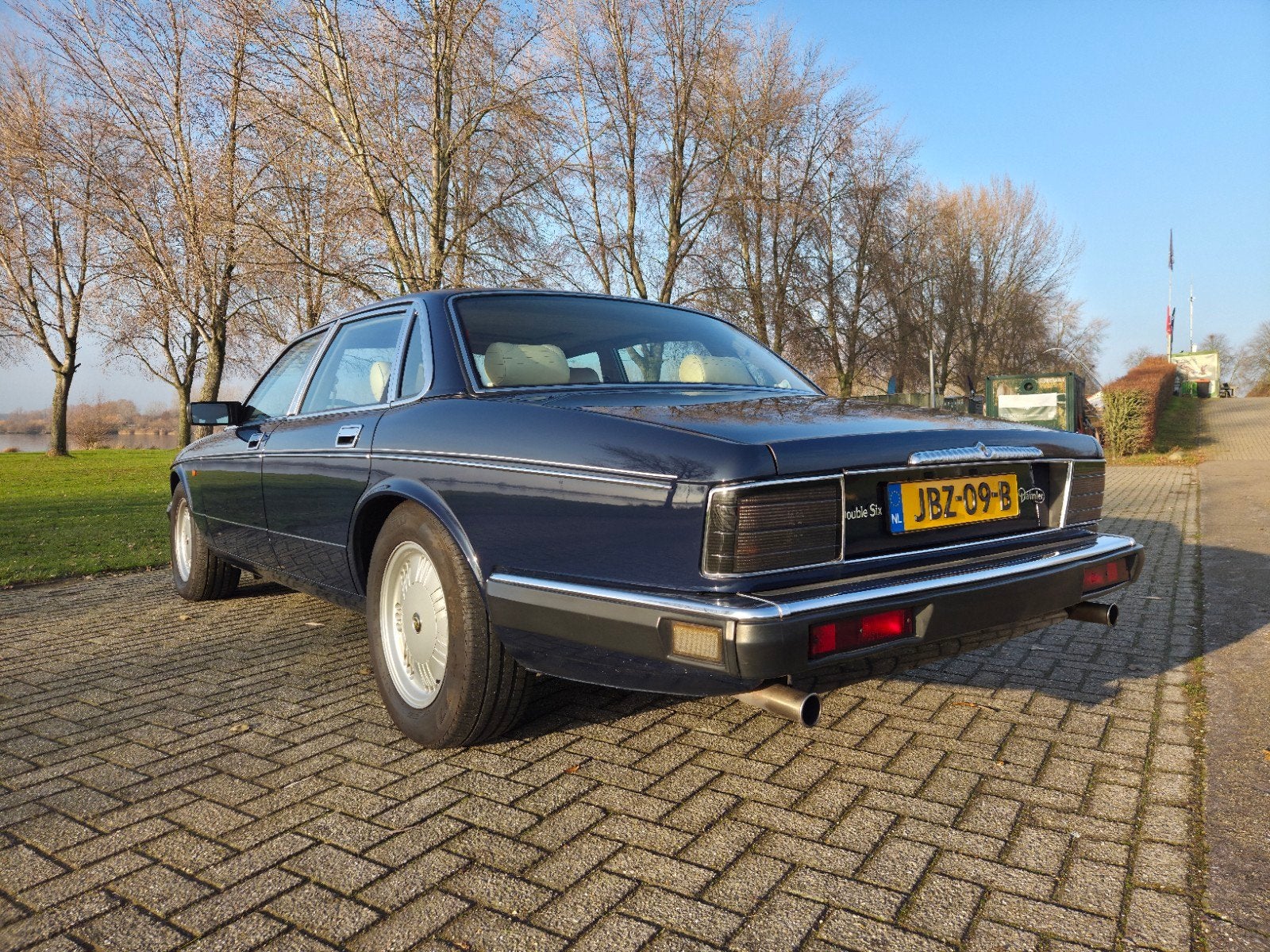 Daimler Double Six 6.0 V12 (1994), foto 7