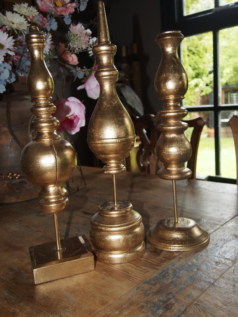3 houten ornamenten op voet, Ophalen of Verzenden, Gebruikt, Hout