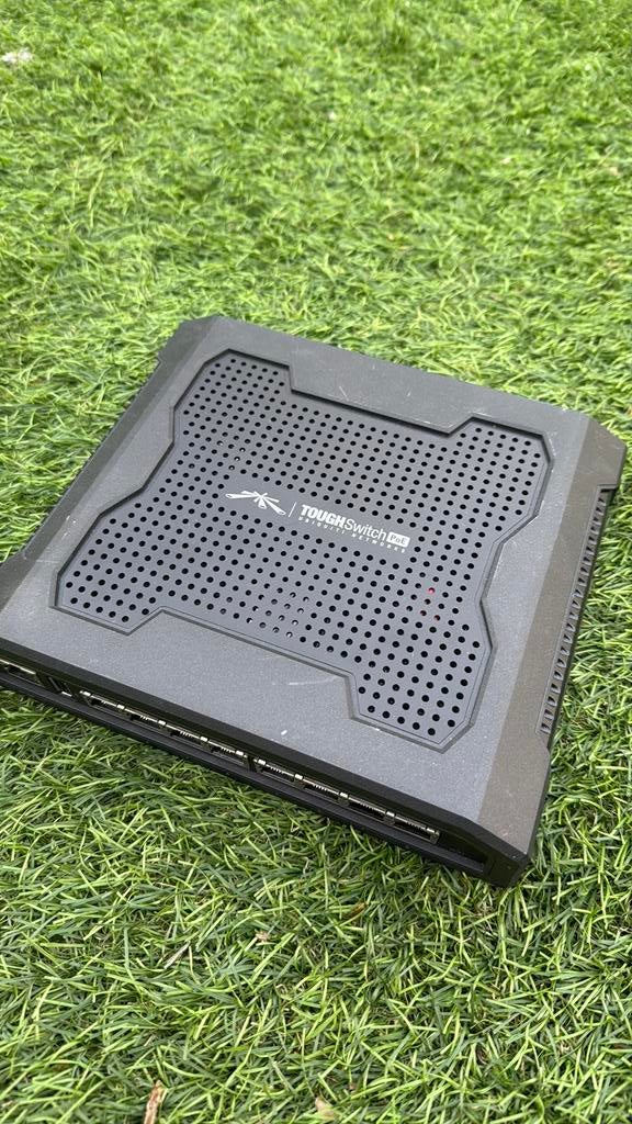 Ubiquity / Unifi Toughswitch 8 poorts PoE, Ophalen of Verzenden, Gebruikt