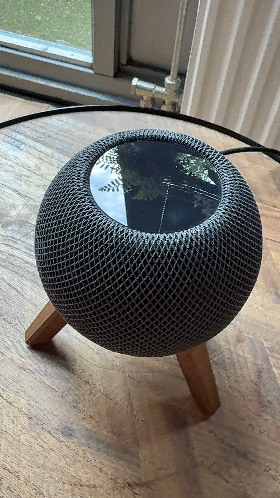 Apple HomePod mini Space Grey + Wooden Stand, Ophalen of Verzenden, Zo goed als nieuw