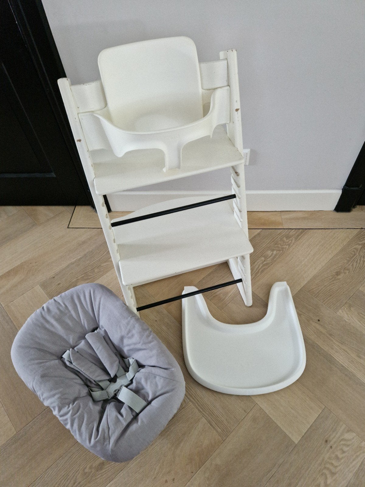 witte stokke tripp trapp + babyset,  newborn en blad 
comple, Ophalen of Verzenden, Gebruikt, Meegroeistoel, Aanschuifbaar