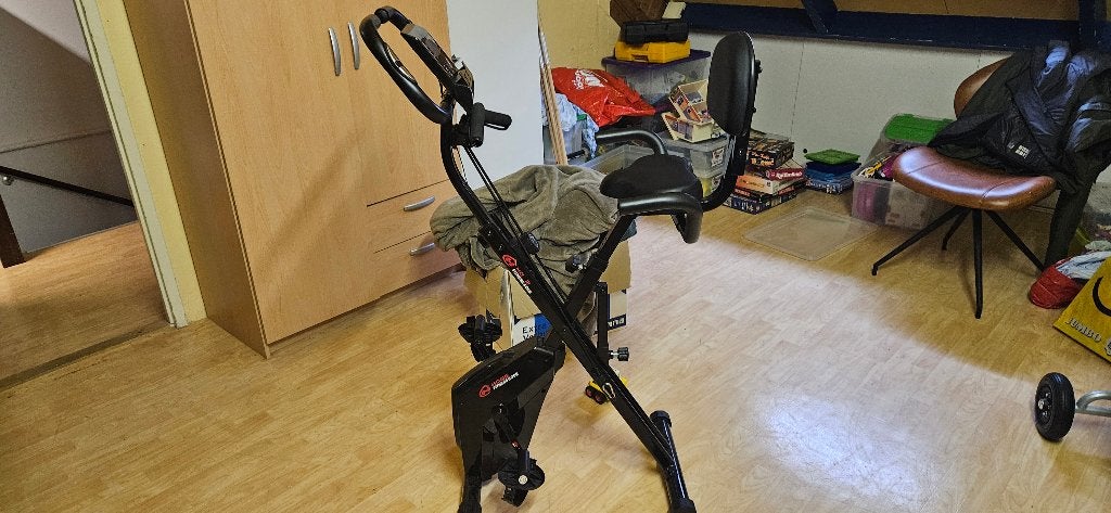 Hometrainer, Sport en Fitness, Overige materialen, Ophalen of Verzenden, Zo goed als nieuw, Hometrainer