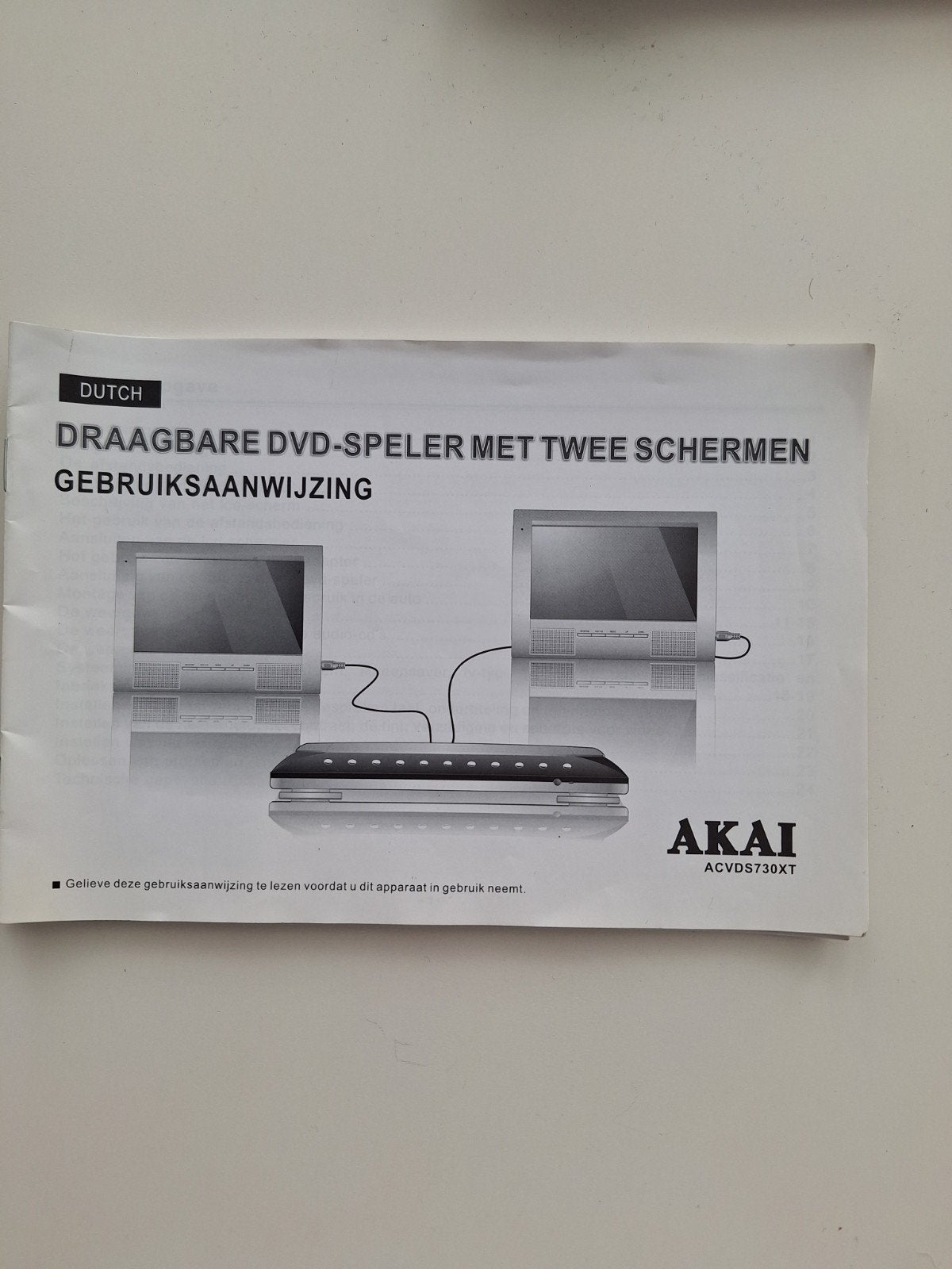 AKAI Draagbare DVD-speler met twee schermen en opbergtas, Audio, Tv en Foto, Dvd-spelers, Draagbaar, Ophalen of Verzenden, Zo goed als nieuw