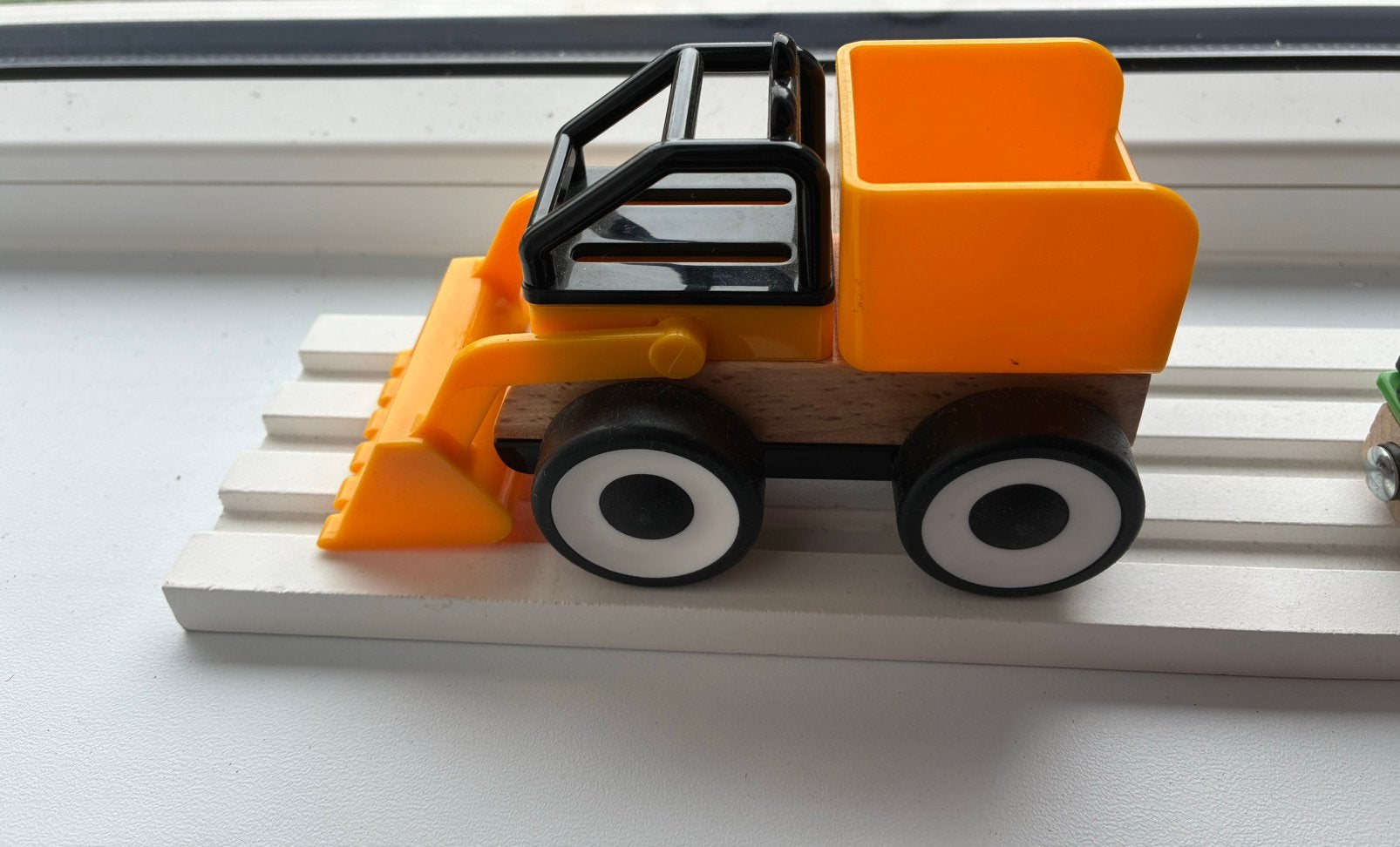 IKEA LILLABO graafmachine. Beukenhout en duurzaam plastic, Ophalen of Verzenden