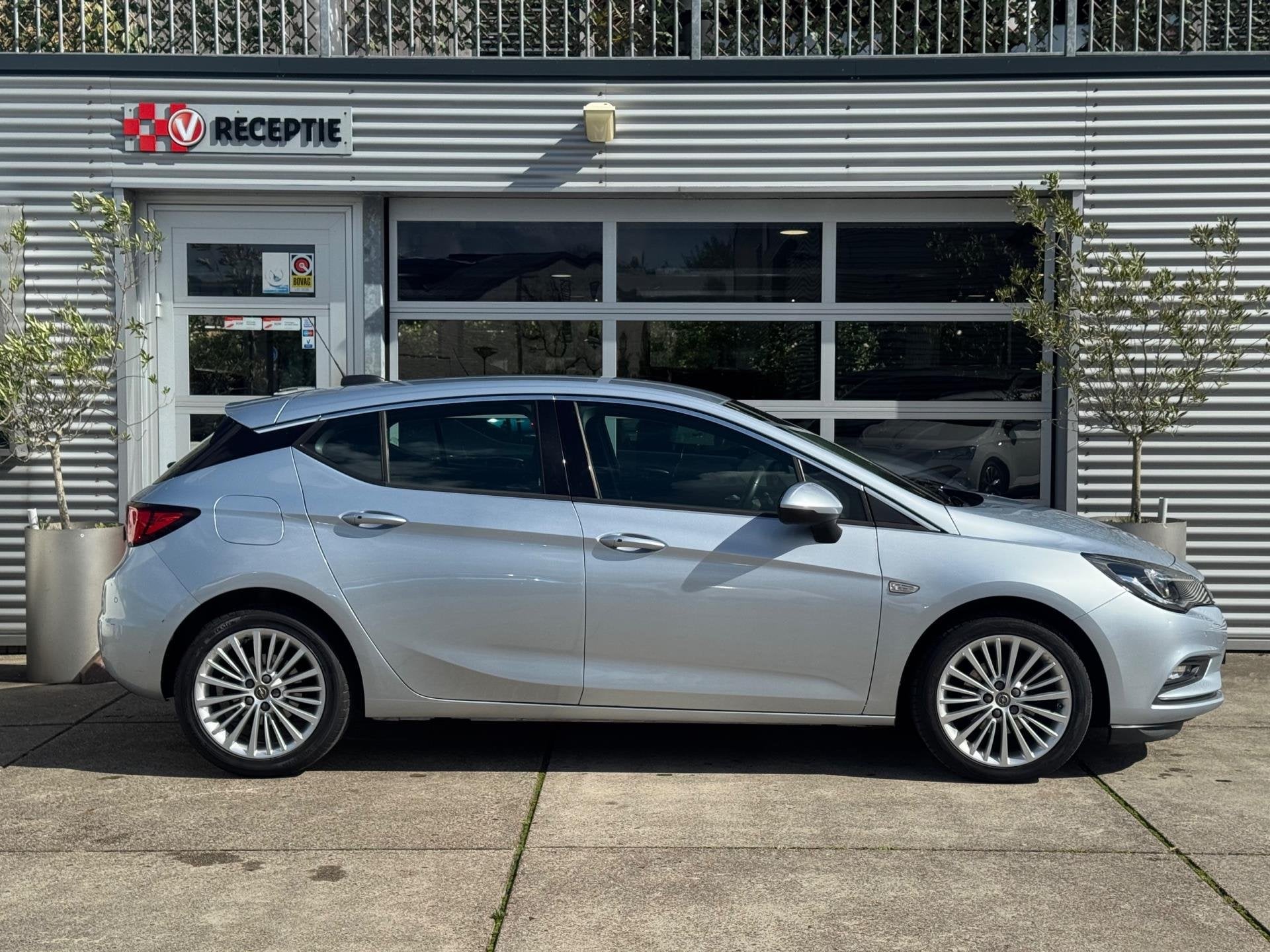 Opel Astra 1.0 Innovation Automaat / Carplay / Cruise / 1-Ei, Gebruikt, Parkeersensor, 610 kg, 23 km/l