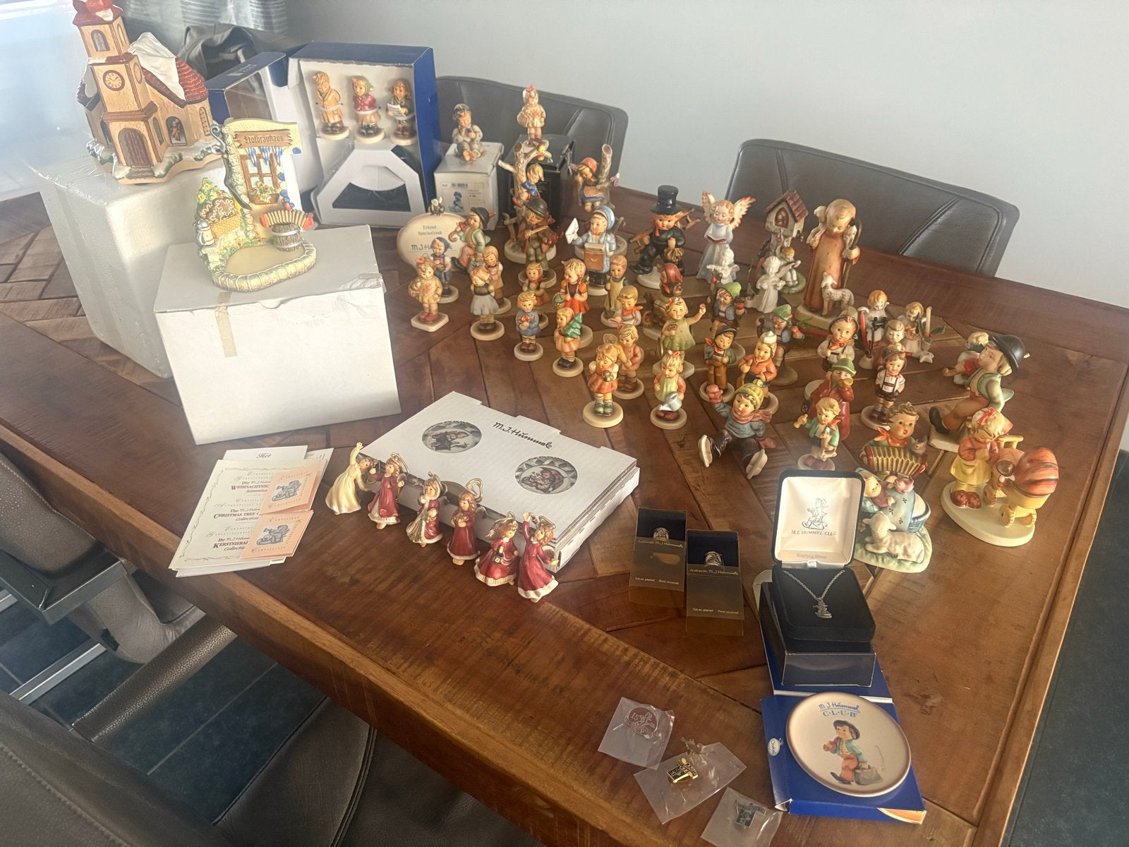 Grote verzameling Hummel (Goebel)beeldjes en accessoires, Verzamelen, Ophalen of Verzenden, Zo goed als nieuw