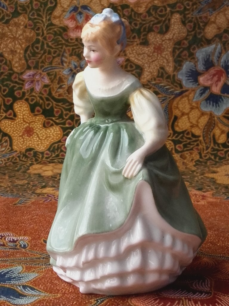 Fair maiden mooi vintage Engels beeldje van Royal Doulton., Ophalen of Verzenden
