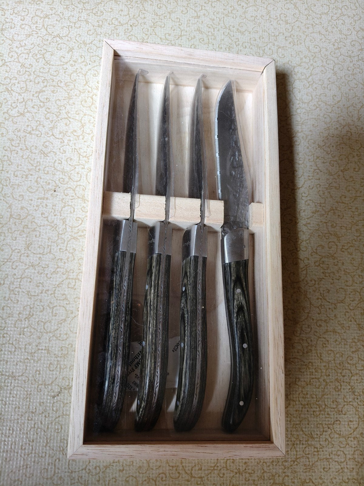 Laguiole steakmessen set - 4 stuks in houten kistje, Los bestek, Ophalen of Verzenden, Rvs of Chroom, Eetmes