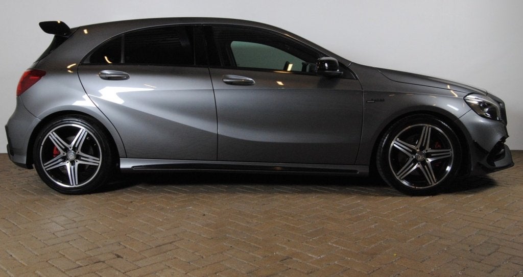 Mercedes-Benz A-Klasse 250 A 250 Sport || AMG Pakket|| Stoel, Auto's, Mercedes-Benz, Voorwielaandrijving, Stoelverwarming, 15 km/l