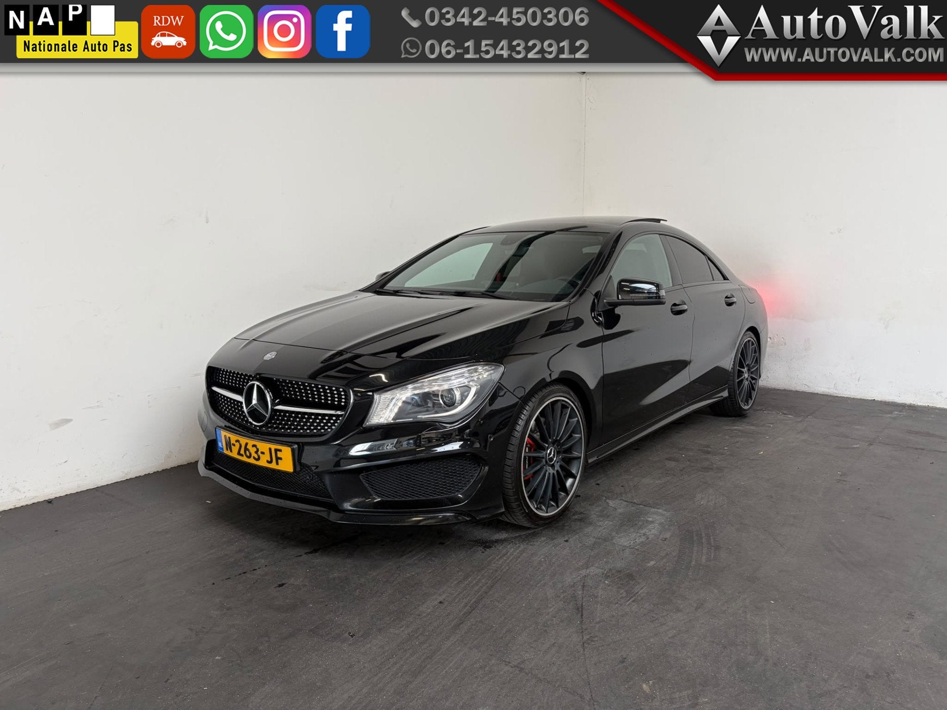 Mercedes-Benz CLA-Klasse 250 Prestige. Pano,Carplay,Full AMG, CLA, Gebruikt, 4 cilinders, Zwart