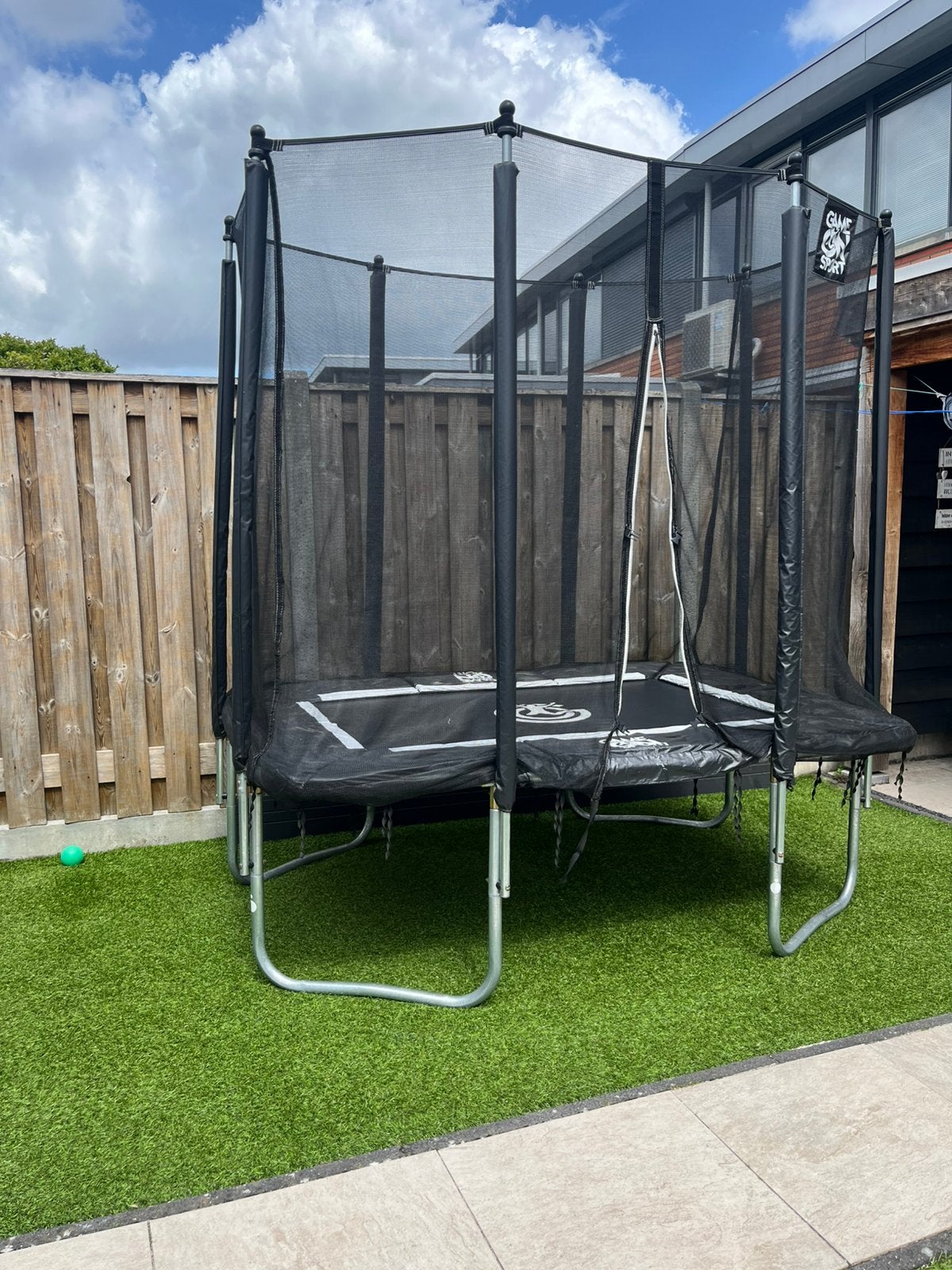Nette trampoline van Game on sport, Kinderen en Baby's, Speelgoed | Buiten | Trampolines, Ophalen of Verzenden, Zo goed als nieuw