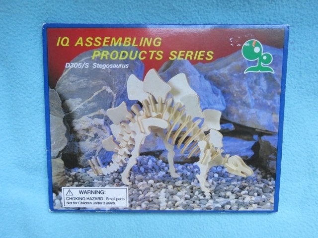 Nieuw bouwpakketje houten dinosaurus Stegosaurus D305/S, Ophalen of Verzenden, Nieuw, 1:50 of kleiner, Figuur of Figuren