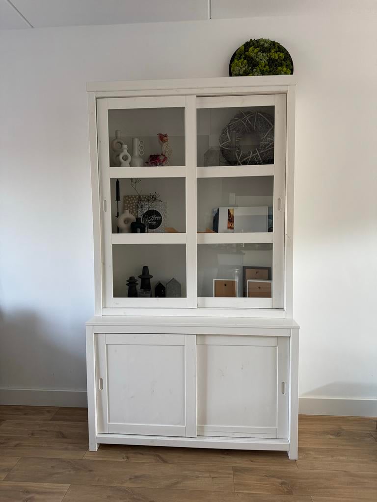 Witte vitrinekast met schuifdeuren, Ophalen, Gebruikt, 50 tot 100 cm, 150 tot 200 cm