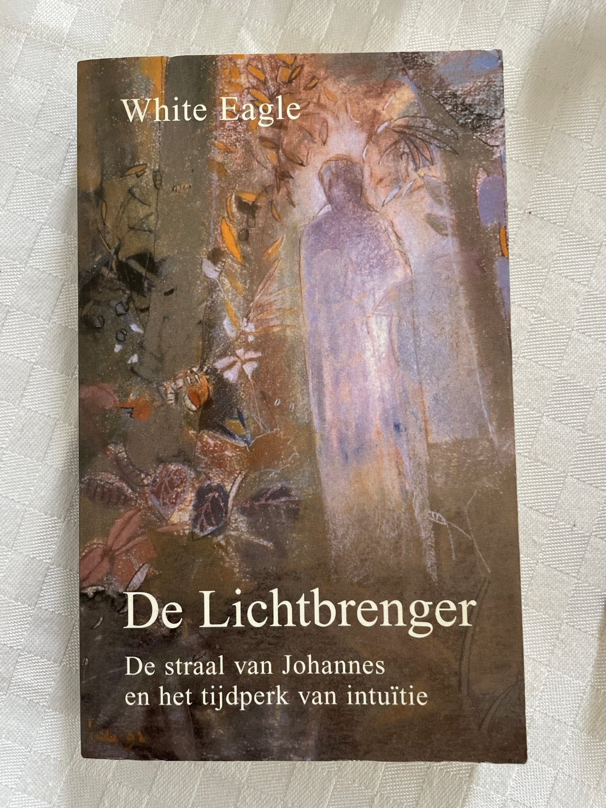 White Eagle - De Lichtbrenger: De straal van Johannes, Boeken, Ophalen of Verzenden, Gelezen, Spiritualiteit algemeen, Achtergrond en Informatie