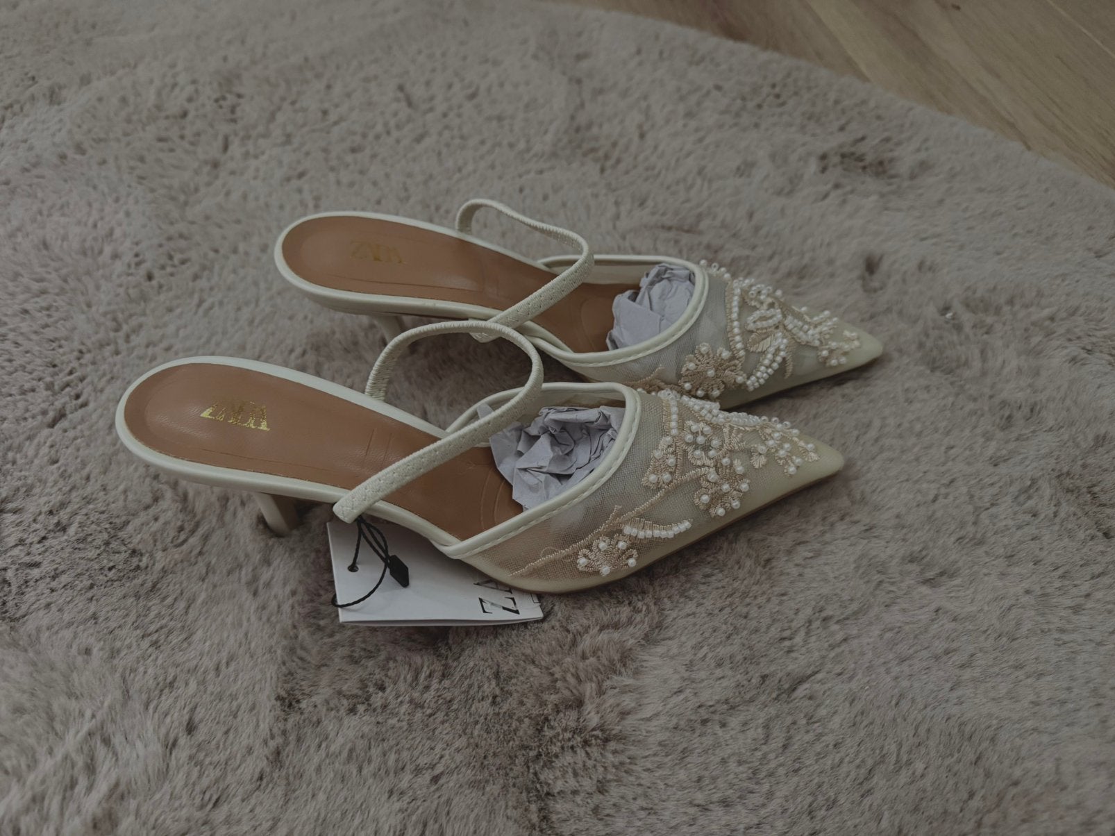 Zara Crème Kitten Heels - Nieuwstaat, Ophalen of Verzenden, Zo goed als nieuw, Beige, Schoenen met lage hakken