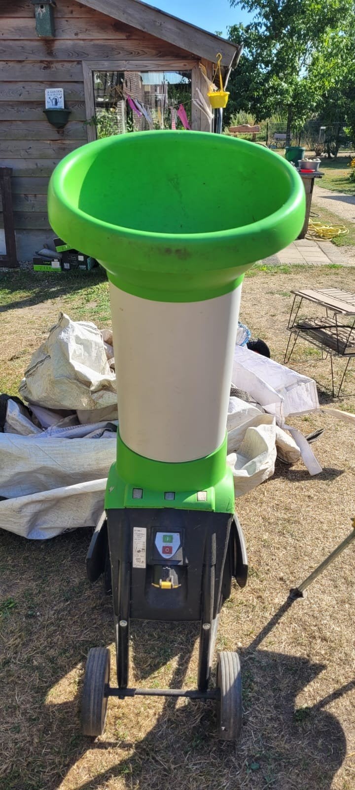 Viking GE 250 Elektrische Versnipperaar, Ophalen, Viking, Gebruikt, Met opvangbak