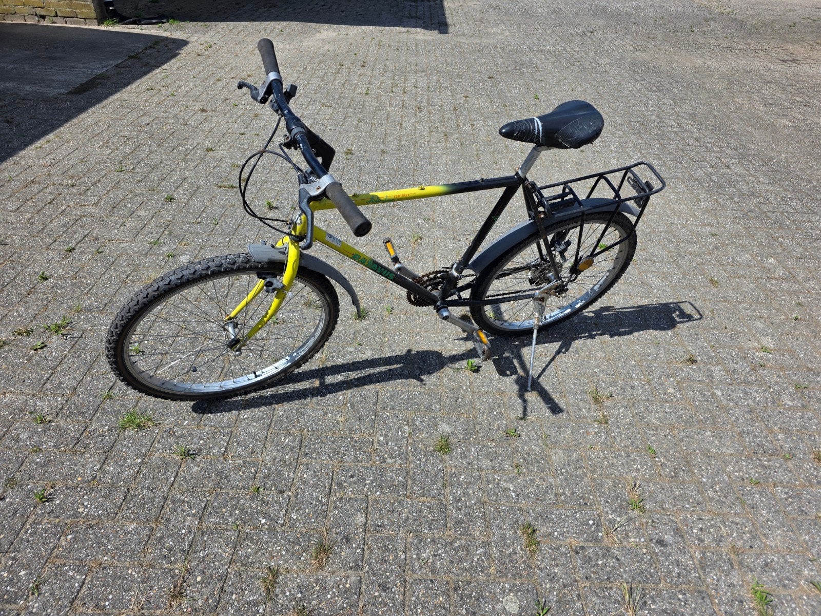 Mountainbike met versnelling -achterband loopt langzaam lee, Ophalen of Verzenden, X., X, X
