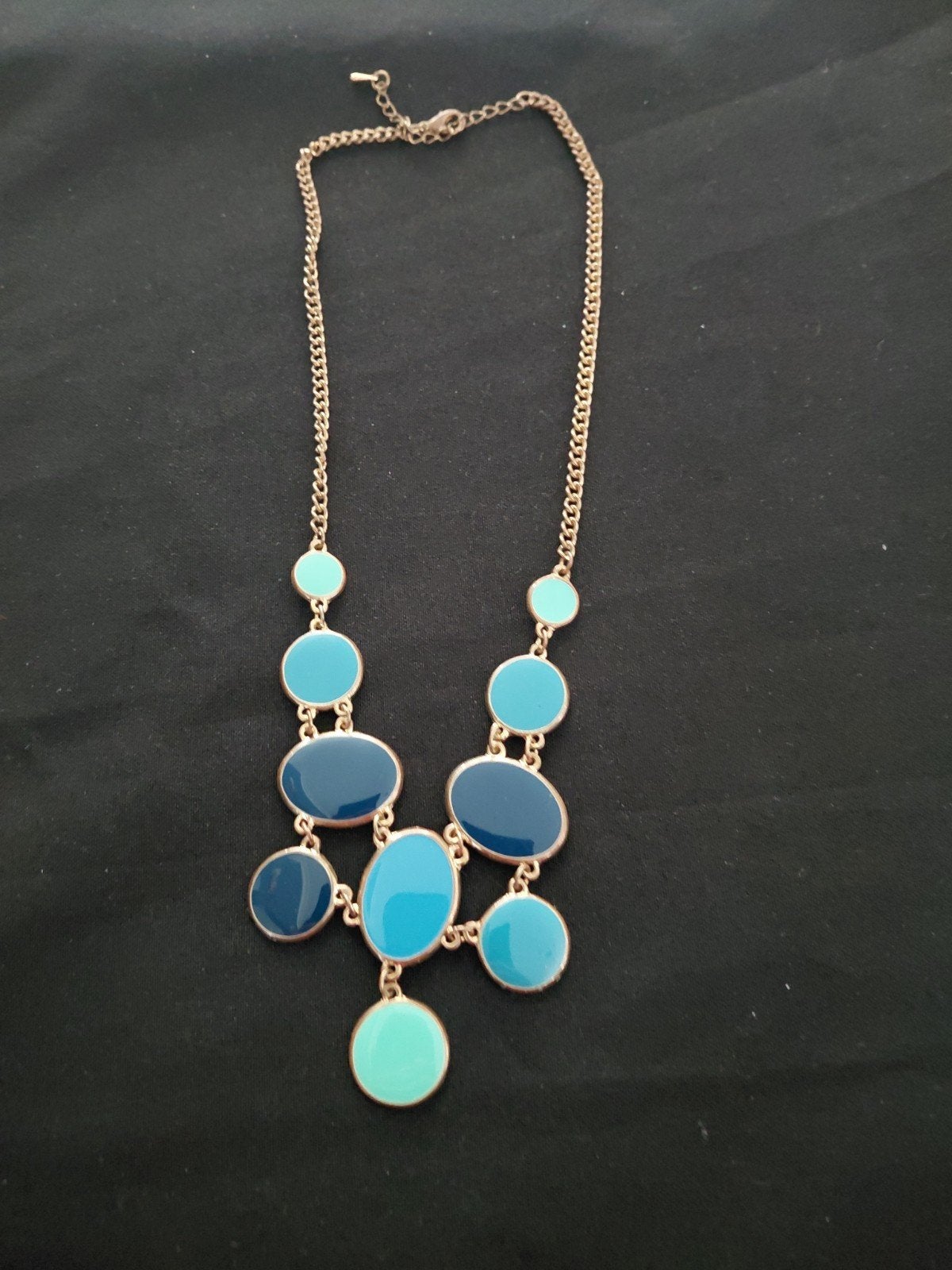 Ketting met blauwe en turquoise hangers Nieuw, Sieraden, Tassen en Uiterlijk, Ophalen, Gebruikt, Blauw, Overige materialen