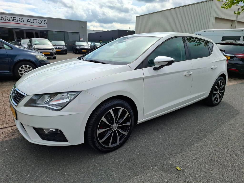 Seat Leon 1.2 TSI Style Business CLIMA/CRUISE/TREKHAAK!, Voorwielaandrijving, Stof, Gebruikt, Euro 6