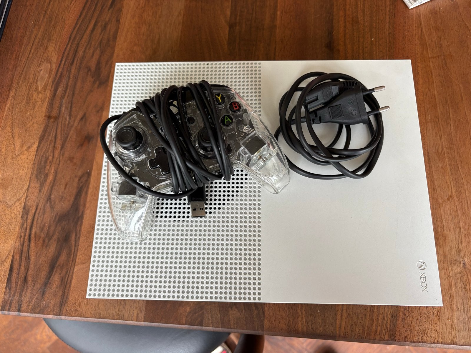 Xbox One S met 1 controller en kabels, Ophalen, 500 GB, Xbox One S, Zo goed als nieuw