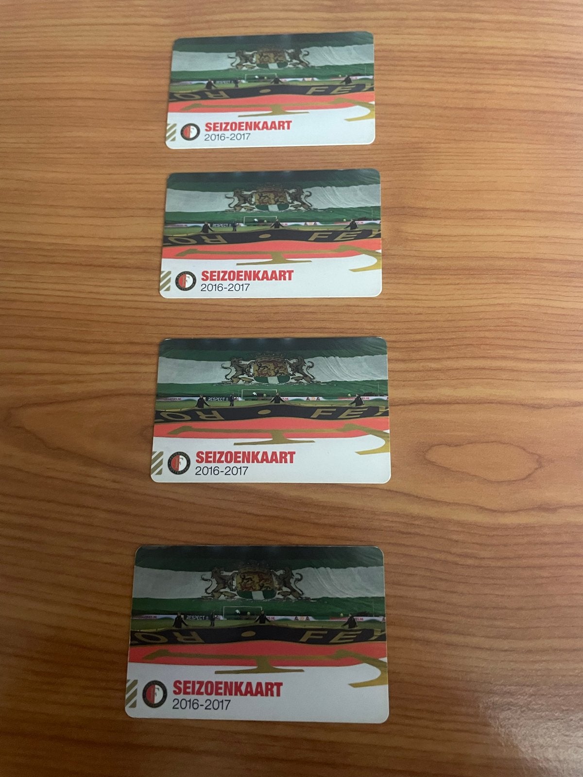 4 seizoenskaarten Feyenoord 2026-2027 landskampioen met, Drie personen of meer, Mei